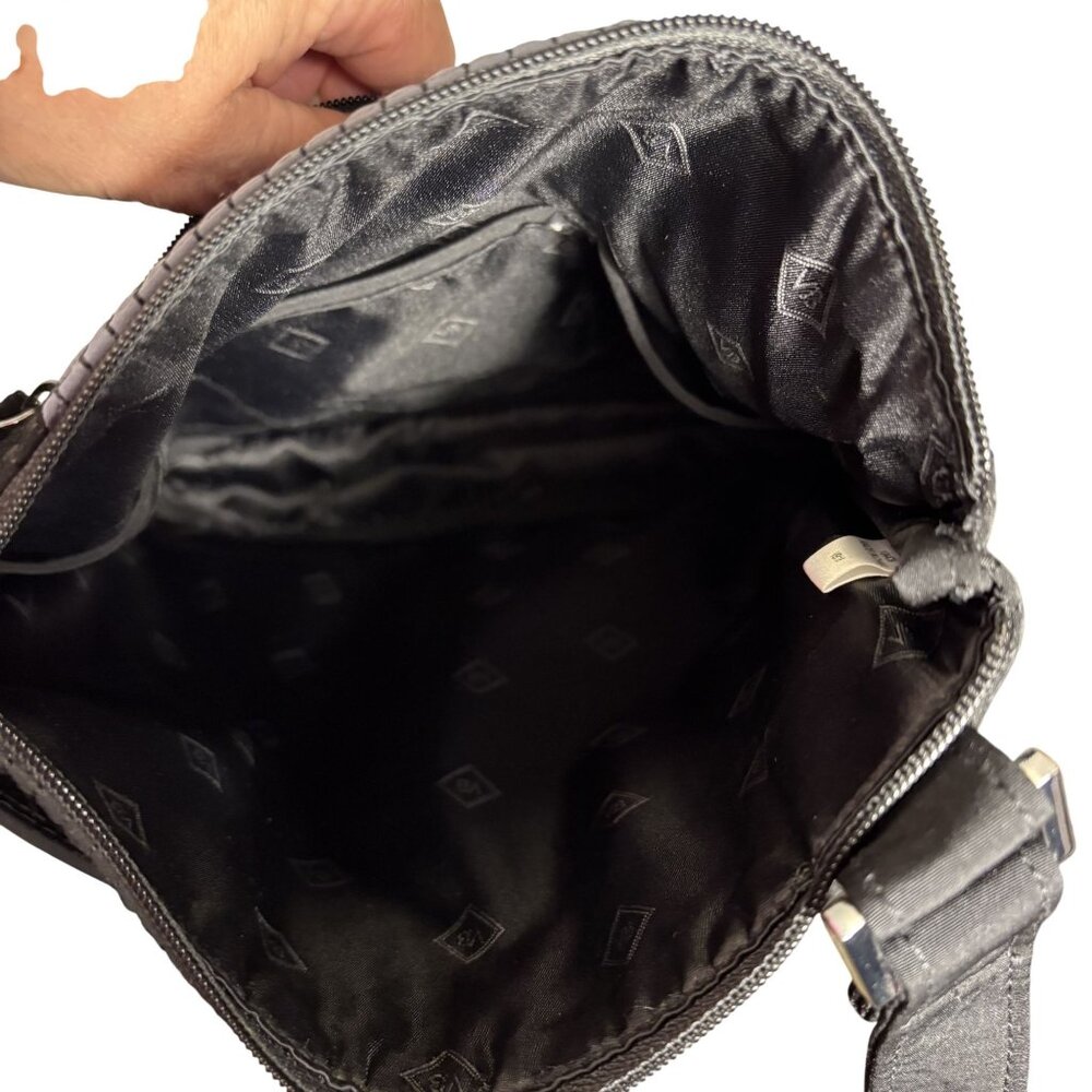 Vera Bradley Crossbody Bag With Adjustable Strap & Zipper Closure - Picture 6 of 11